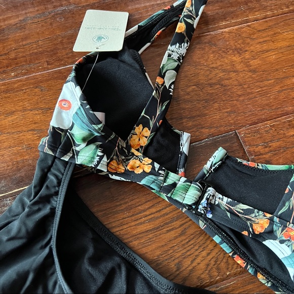 Body Glove Color Block One Piece - Picture 6 of 6